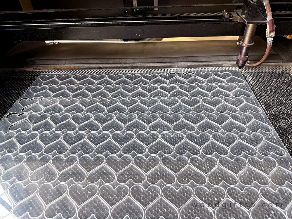 Laser cutting heart-shaped interior liners from sheet
