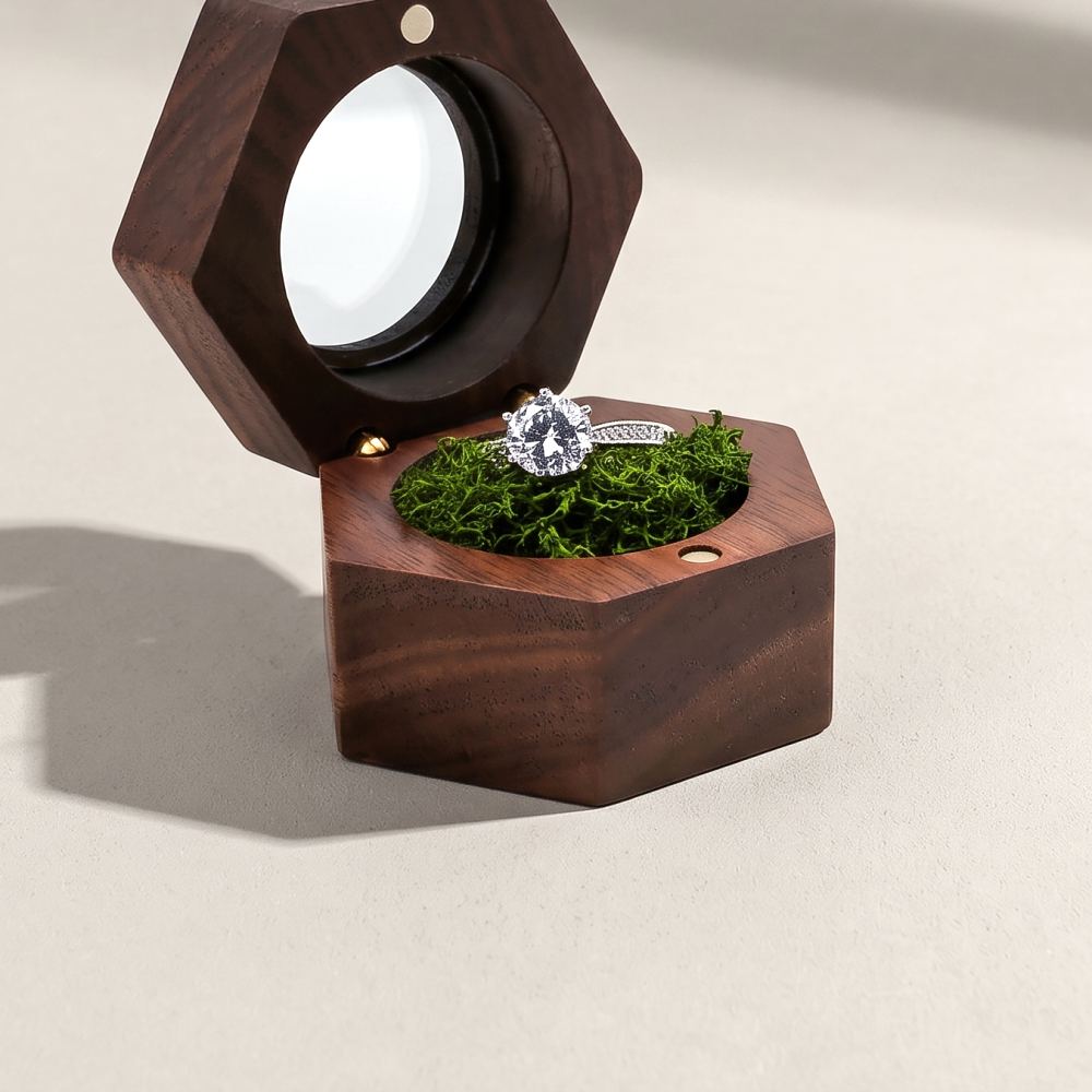 RB514 RB514  Hexagon Ring Box, Round Window Lid — colour C4