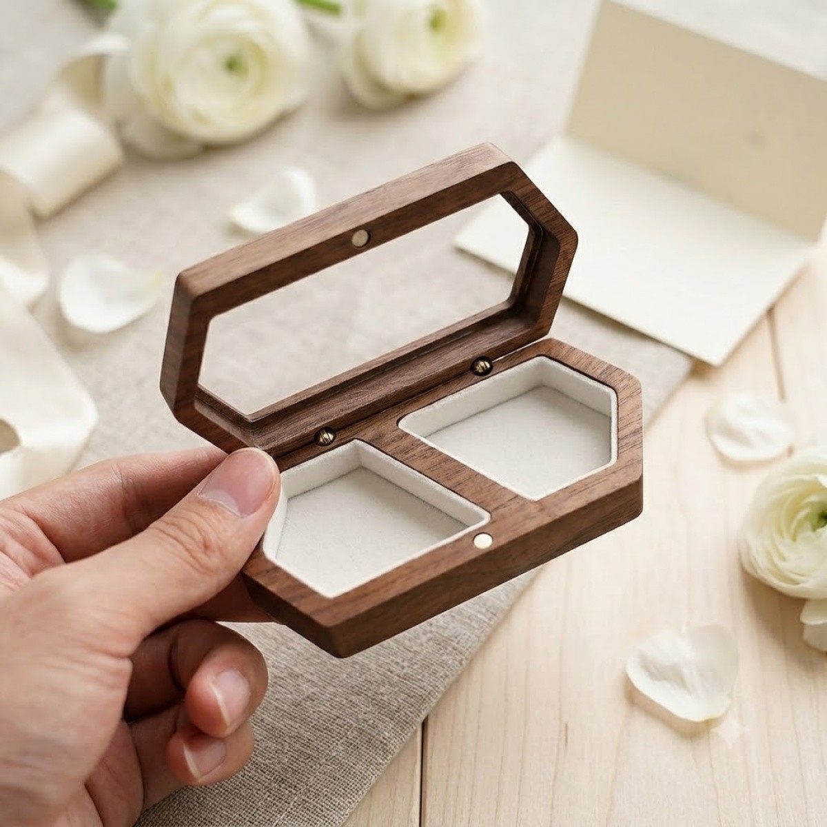 RB517 RB517  Long Hexagon Ring Box, Double Slot, Window Lid — view 6