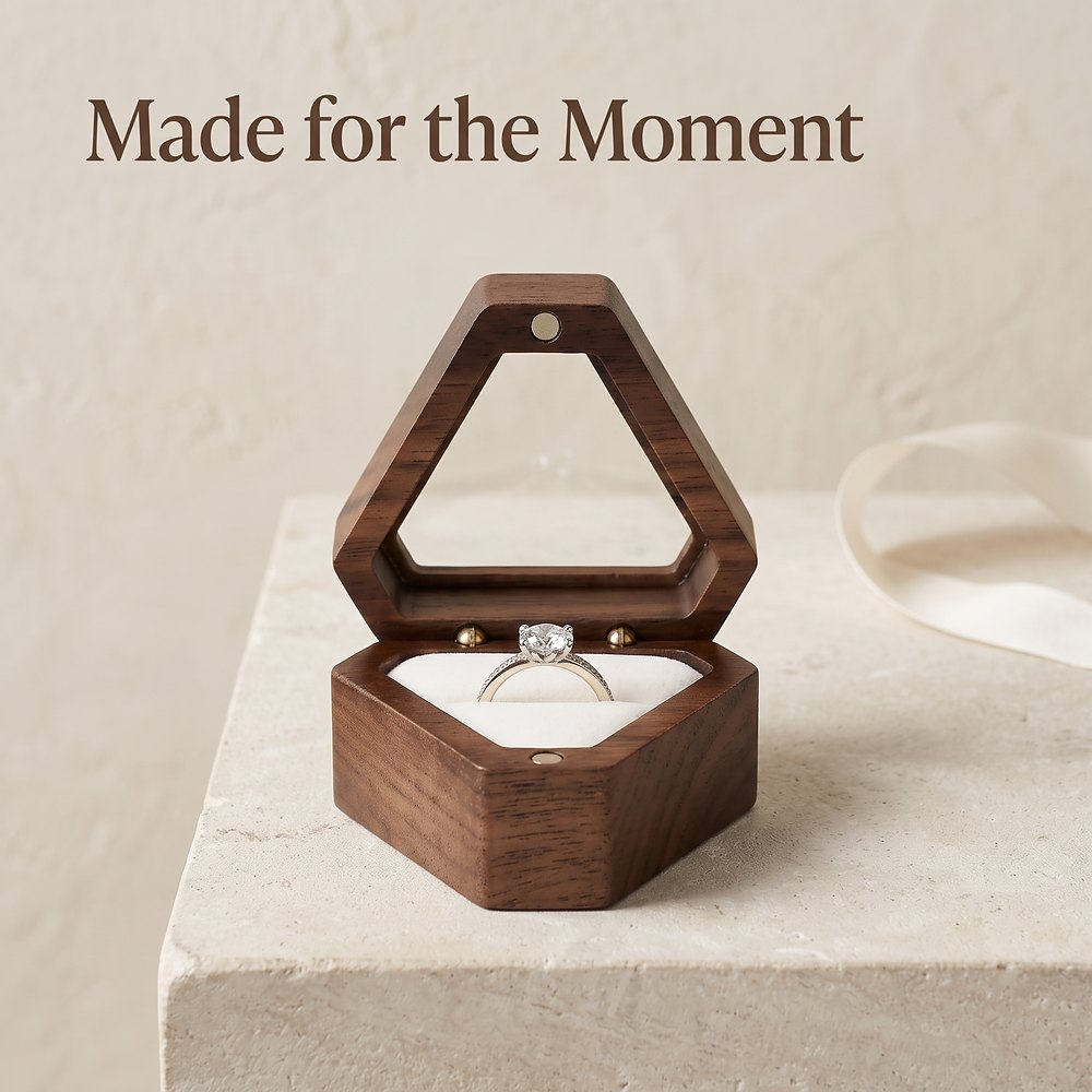 RB522 Diamond-Shape Ring Box, Flip Lid, Walnut