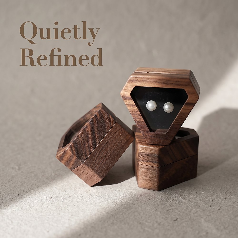 RB522 RB522  Diamond-Shape Ring Box, Flip Lid, Walnut — view 4