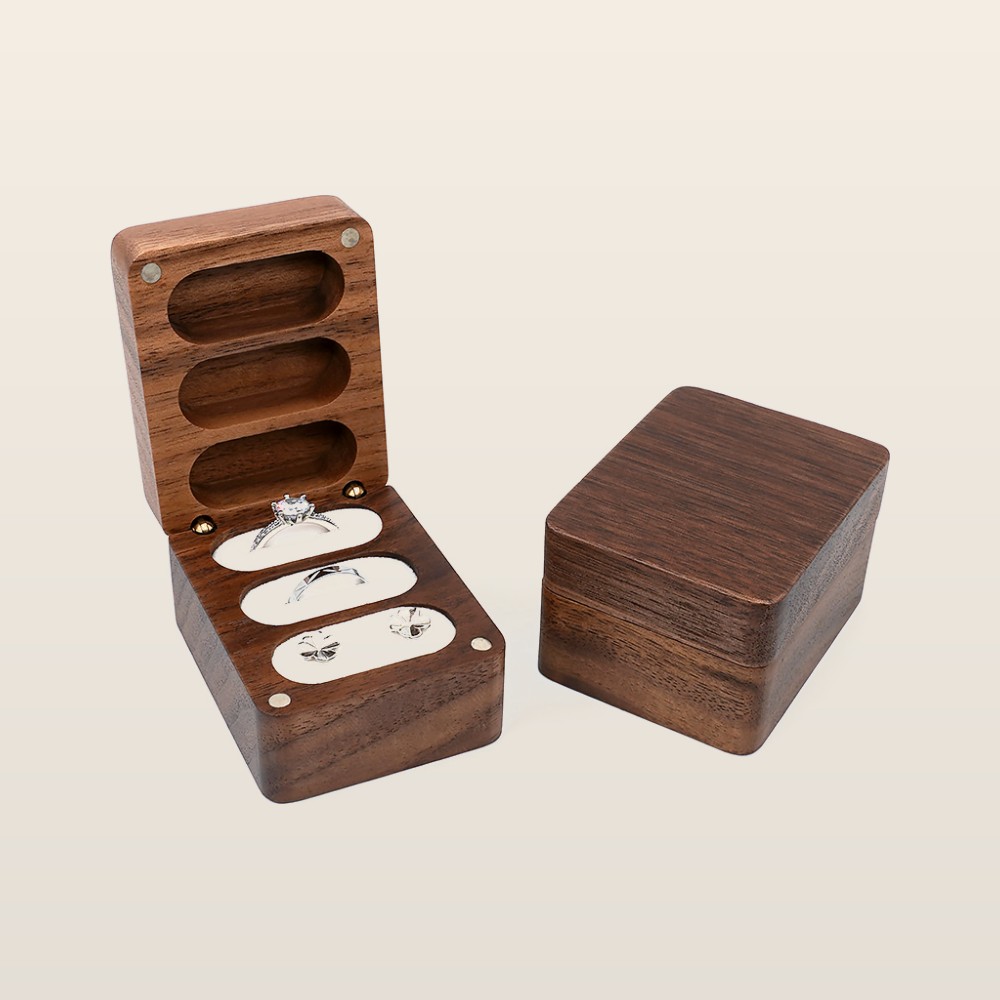 RB524  Triple-Slot Ring Box, Tiered Interior