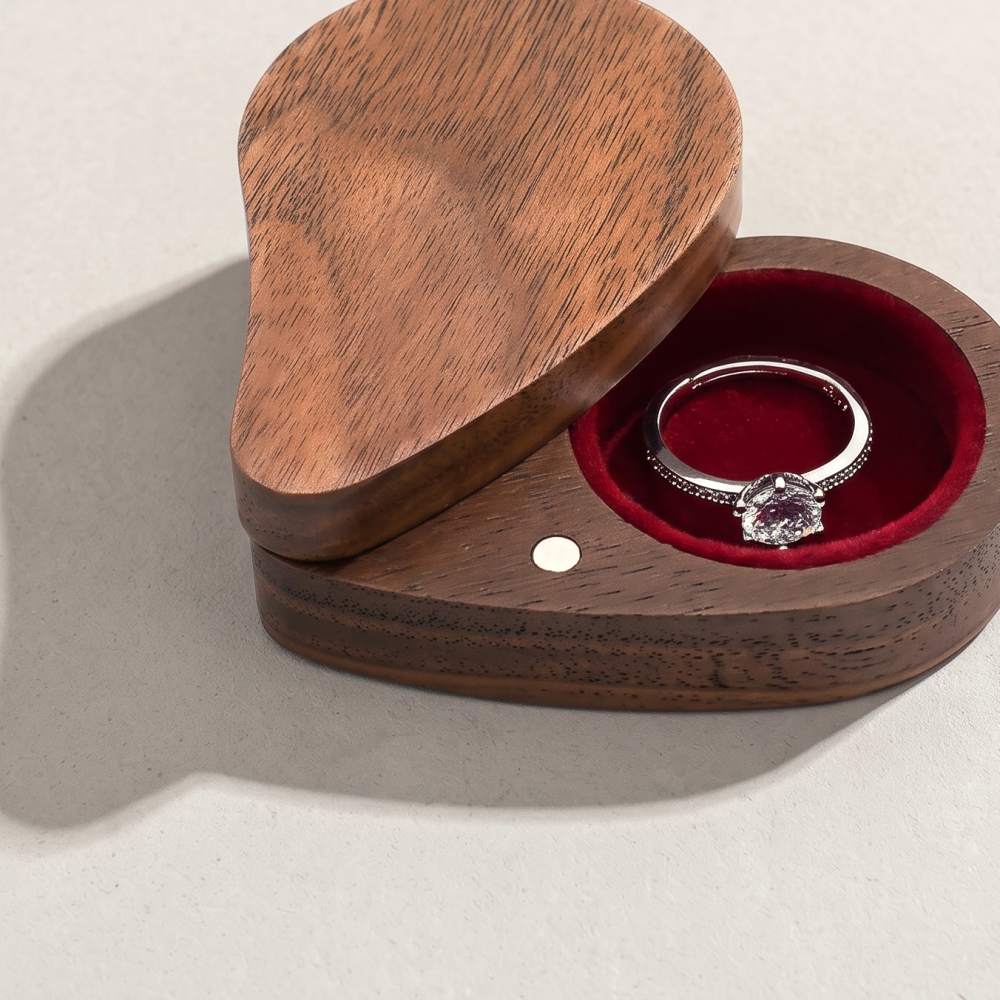 RB525 RB525  Heart Ring Box, Swivel Lid, Slim — colour C4
