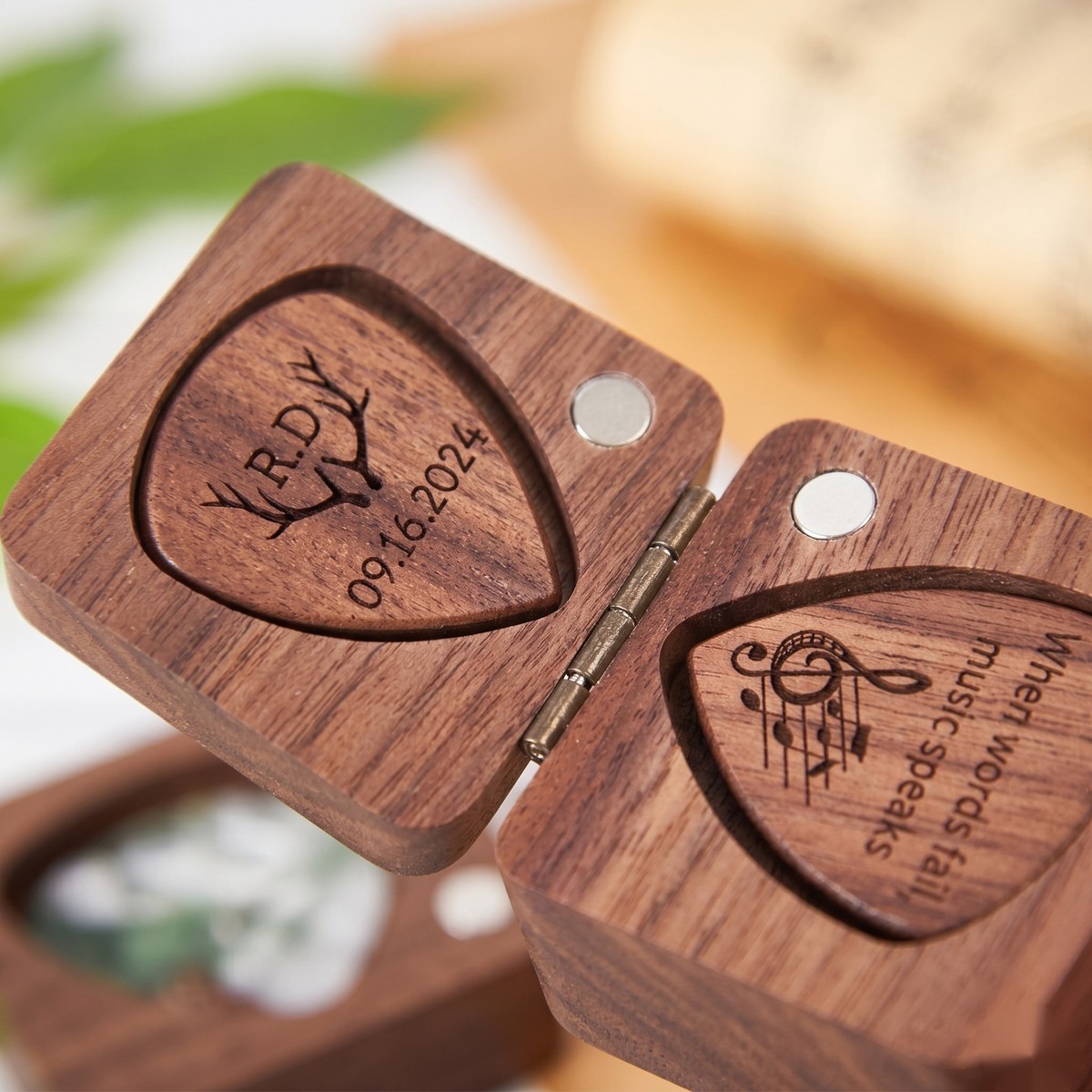 Guitar Pick Box with Engraved Plectrums